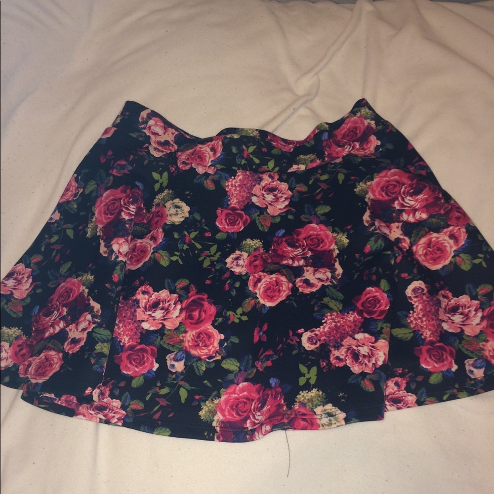 Ruffled high waisted flower print skirt